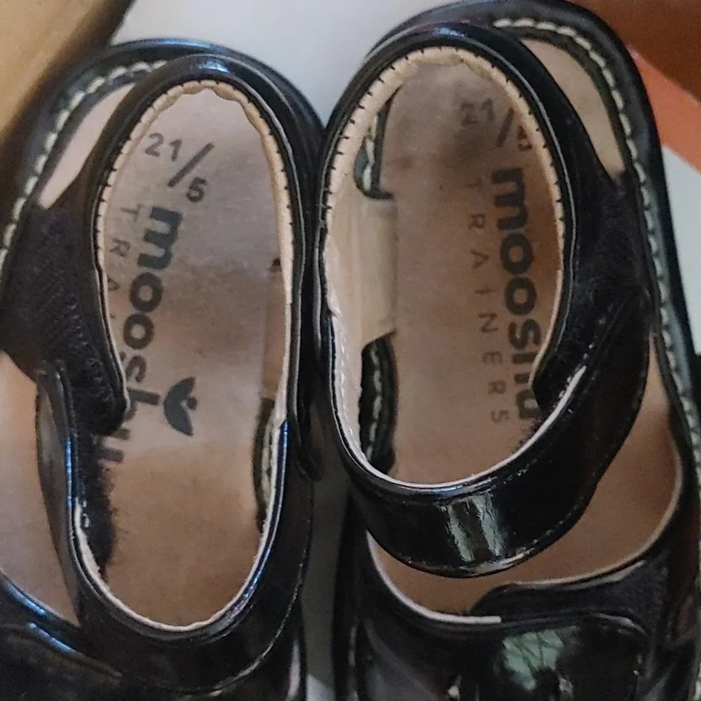Sandals - Picture 6 of 6